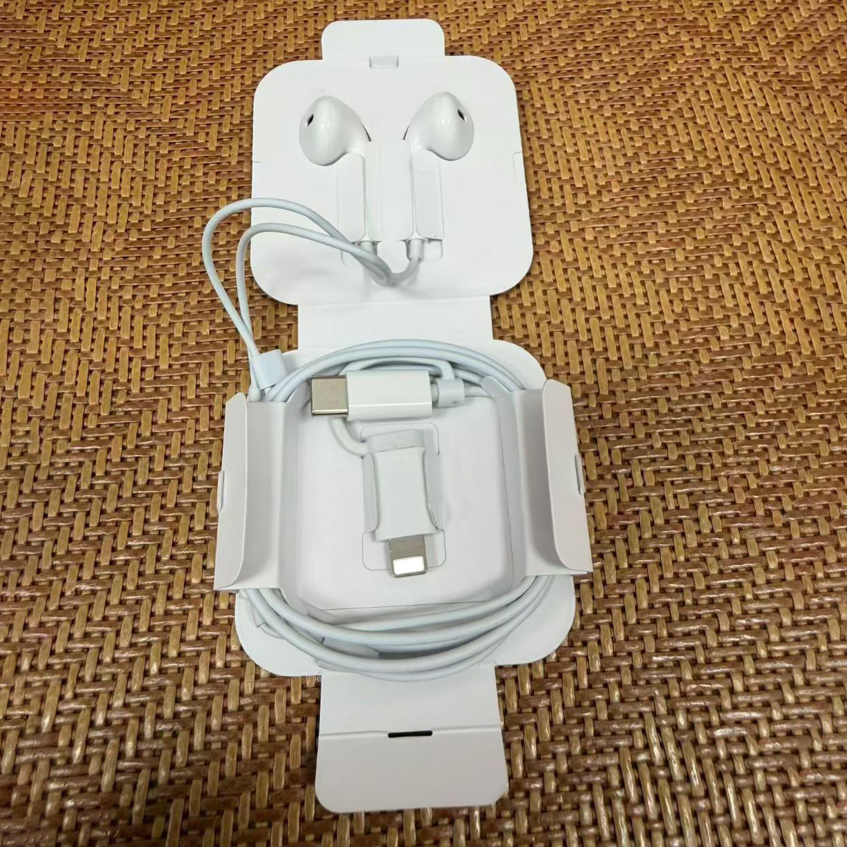 Fone de ouvido com fio - conector 2 em 1